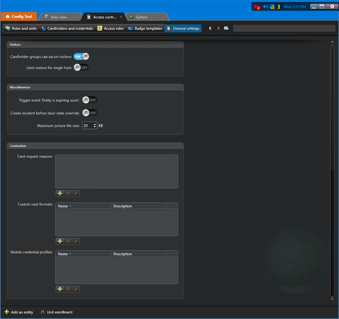 Página de configuración general en la tarea Control de acceso en Config Tool que muestra los ajustes predeterminados de las credenciales.