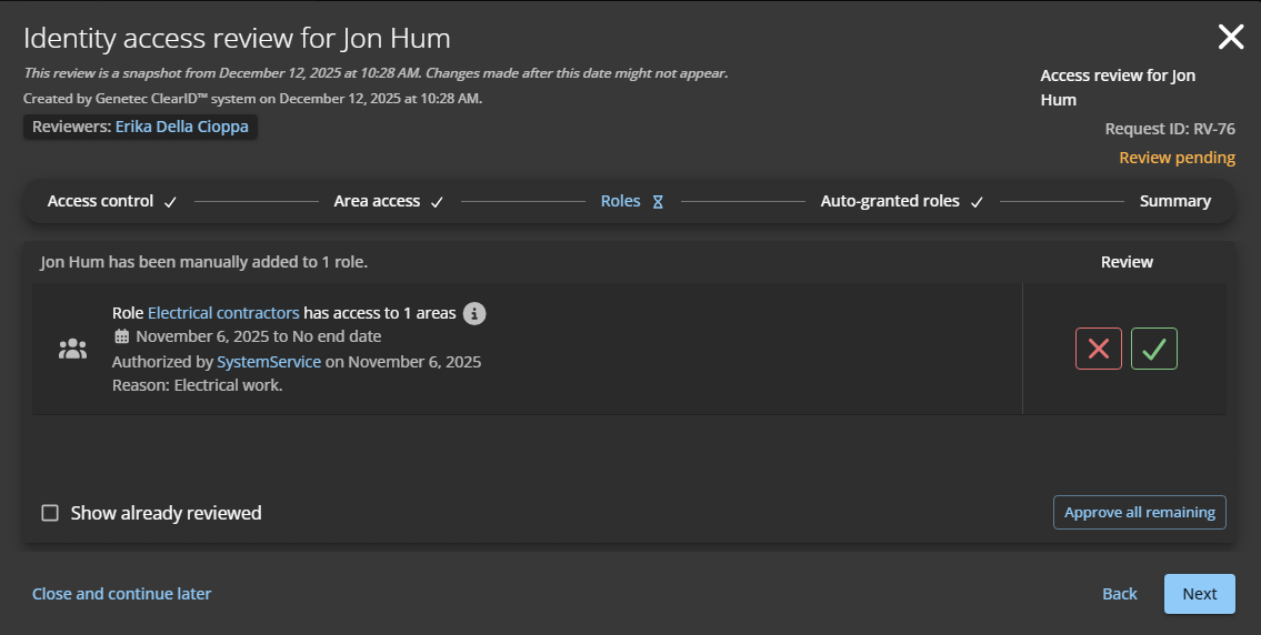Sección de funciones de una revisión de acceso a la identidad en ClearID.