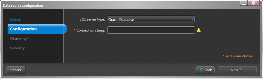 Cuadro de diálogo de configuración de la fuente de datos en ClearID One Identity Synchronization Tool que muestra la página de ajustes de configuración con la base de datos Oracle seleccionada.