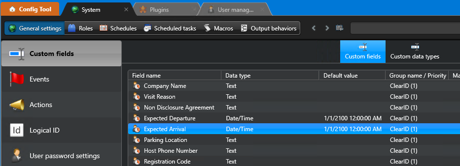 Tarea del sistema en Config Tool que muestra la página Campos personalizados.