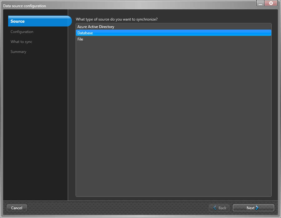 Cuadro de diálogo de configuración de la fuente de datos en ClearID One Identity Synchronization Tool que muestra la página de configuración de fuente con la base de datos seleccionada.