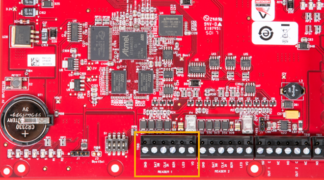 Placa controladora roja Mercury EP1502 con conexiones de mazo de cables resaltadas.