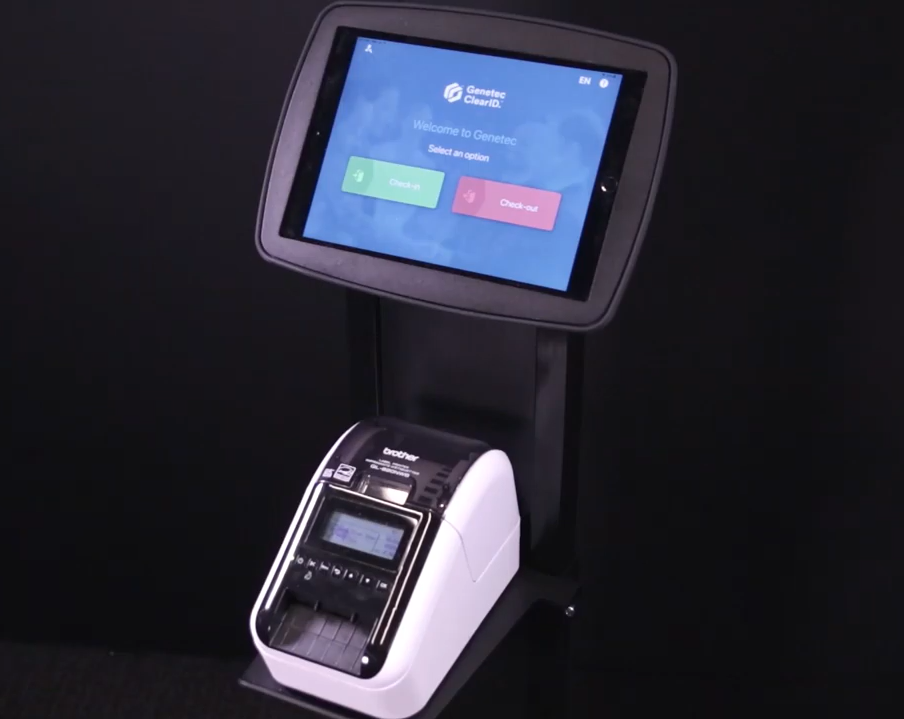 Support au sol pour ClearID Self-Service Kiosk avec une imprimante d'étiquettes sur l'étagère pour imprimante.