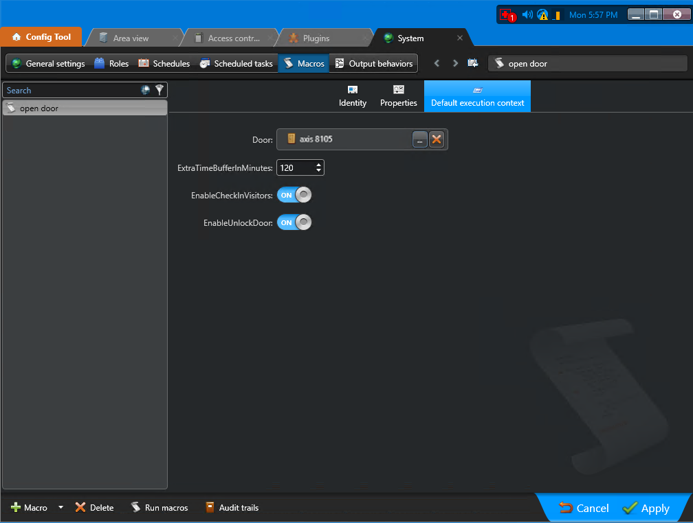 Tarea del sistema en Config Tool que muestra la vista de Macros con la pestaña Contexto de ejecución predeterminado seleccionada.