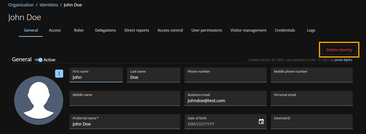 Page Identités dans Genetec ClearID™ affichant la page des réglages généraux d’une identité.